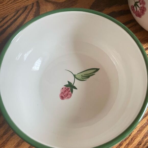 Set of 4 Williams Sonoma Strawberry & Flower (WS0121) Bowls Grande Cuisine - Picture 5 of 5